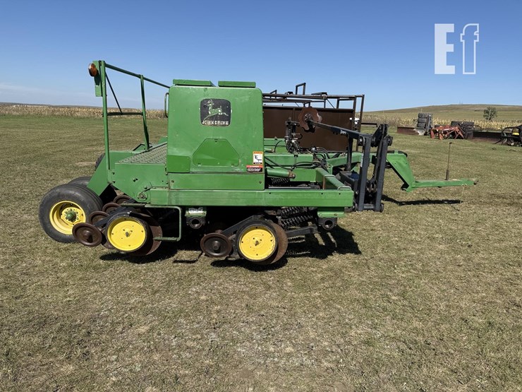 john-deere-750-image-11