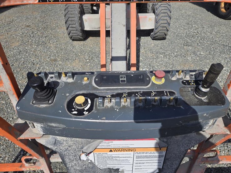 2015-jlg-600aj-image-14