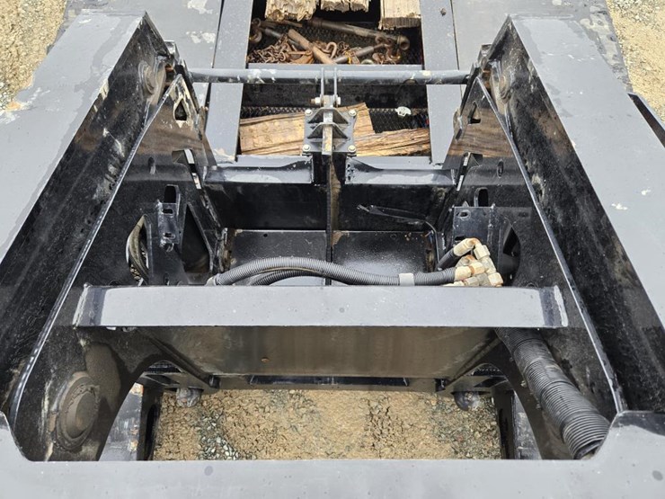 2024-globe-lowboy-image-11