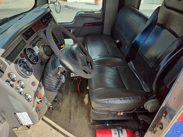 2007-kenworth-t330-image-24