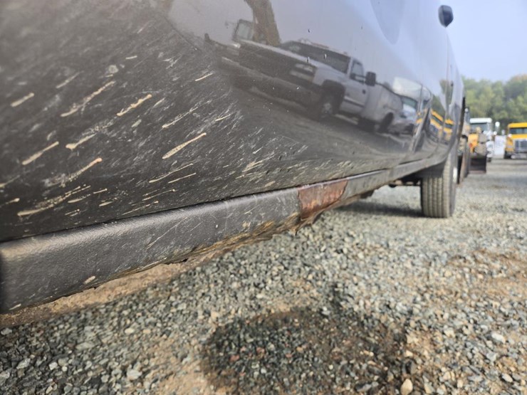 2015-chevrolet-2500-image-15