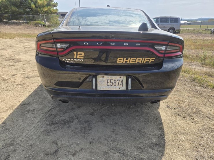 #1235-•-2019-dodge-charger-awd-car-image-9