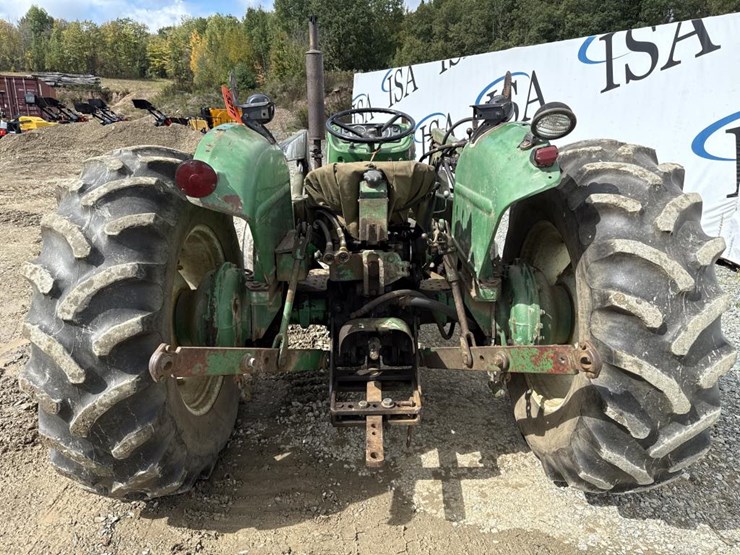 #5217-•-oliver-tractor-w/-loader-image-4