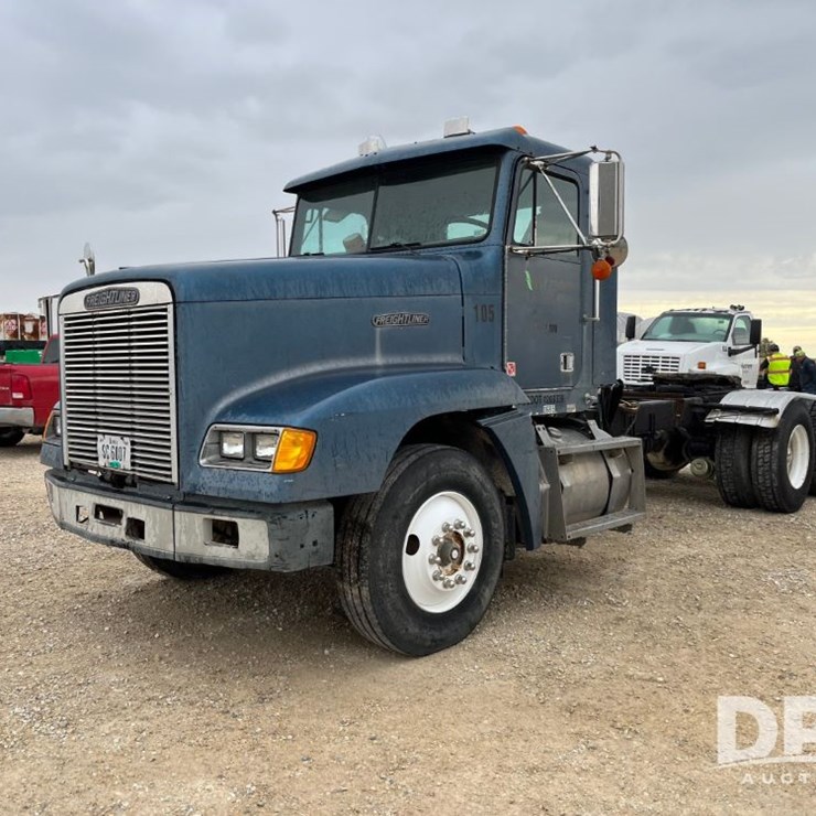 1989 Freightliner Day Cab Truck (JN0784, Unit 06815)