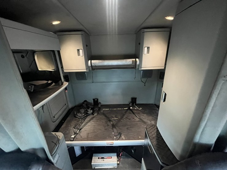 2020-kenworth-t680-image-133
