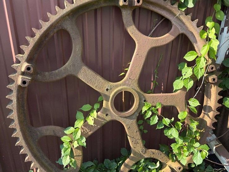 (2)-avery-25-50-bull-gears-image-2