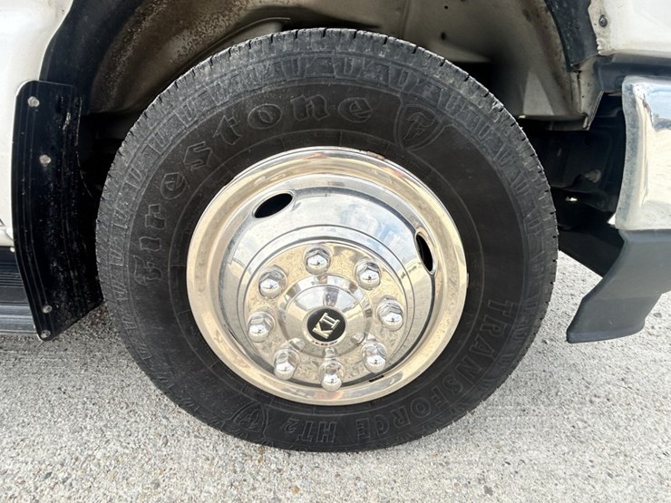 2021-ford-e450-image-87