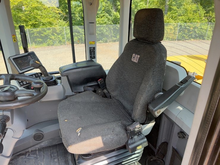 2016-caterpillar-938m-image-22