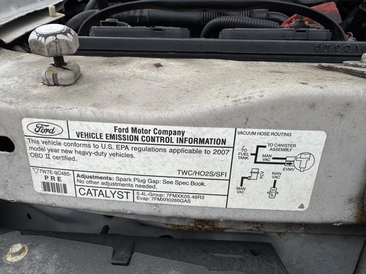 2008-ford-cargo-image-41