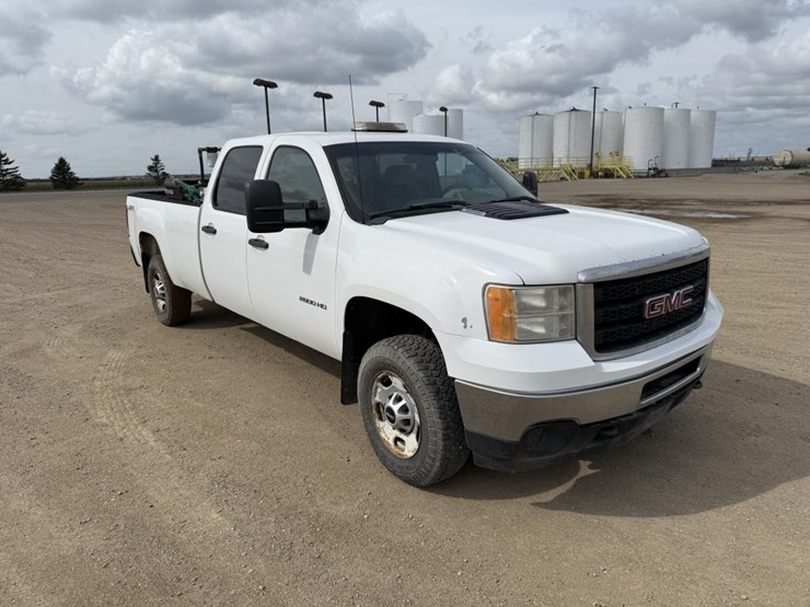 2011-gmc-2500hd-image-4