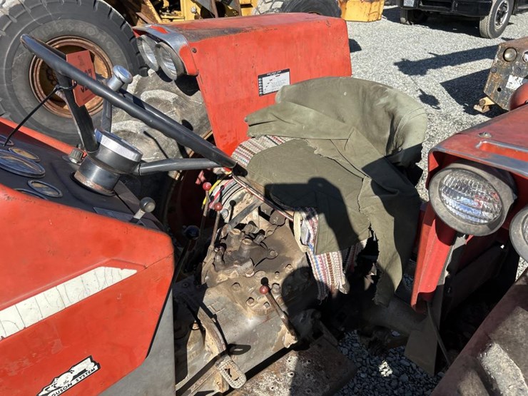 massey-ferguson-165-image-33