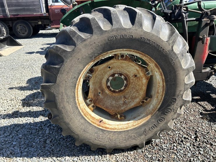 #5217-•-oliver-tractor-w/-loader-image-55