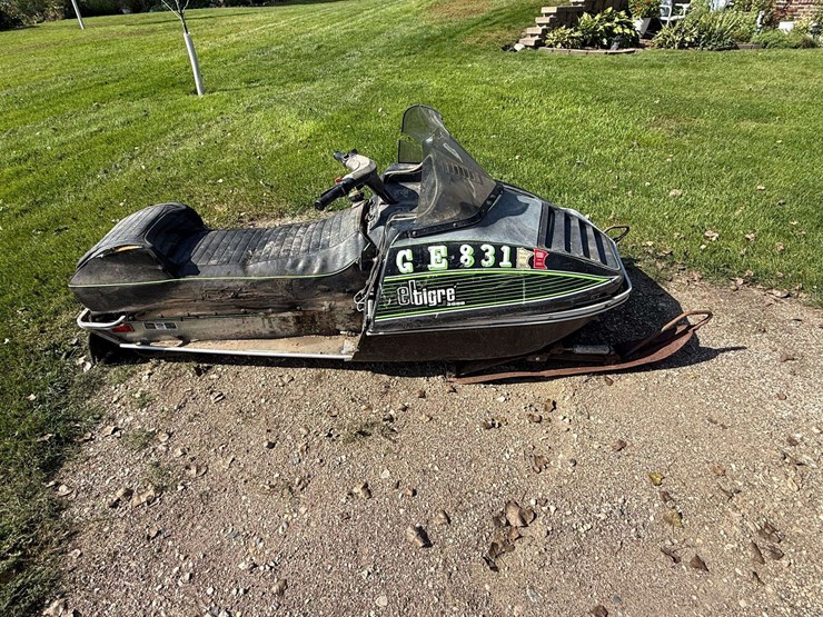 1976-arctic-cat-eltigre-5000-snowmobile,-2,412-miles,-has-not-ran-for-a-number-of-years,-engine-is-l-image-2