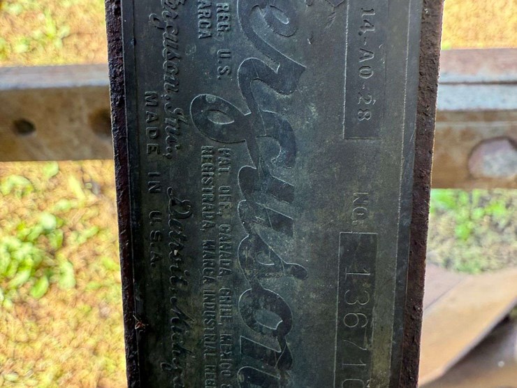 3-bottom-ferguson-plow,-3pt-hookup-image-6