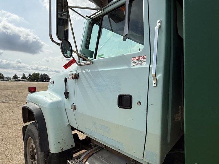1995-ford-l9000-image-14