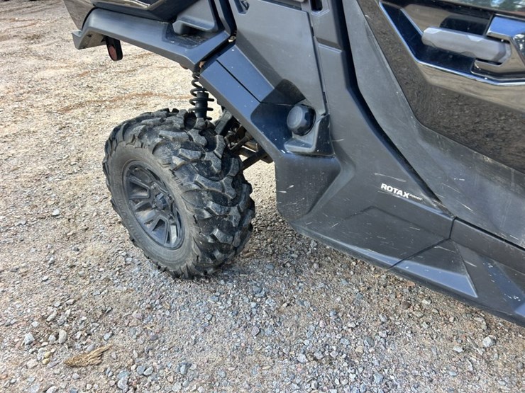 #1400-•-2023-can-am-commander-1000r-xt-image-18