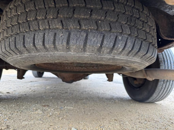 2011-ford-cargo-image-62