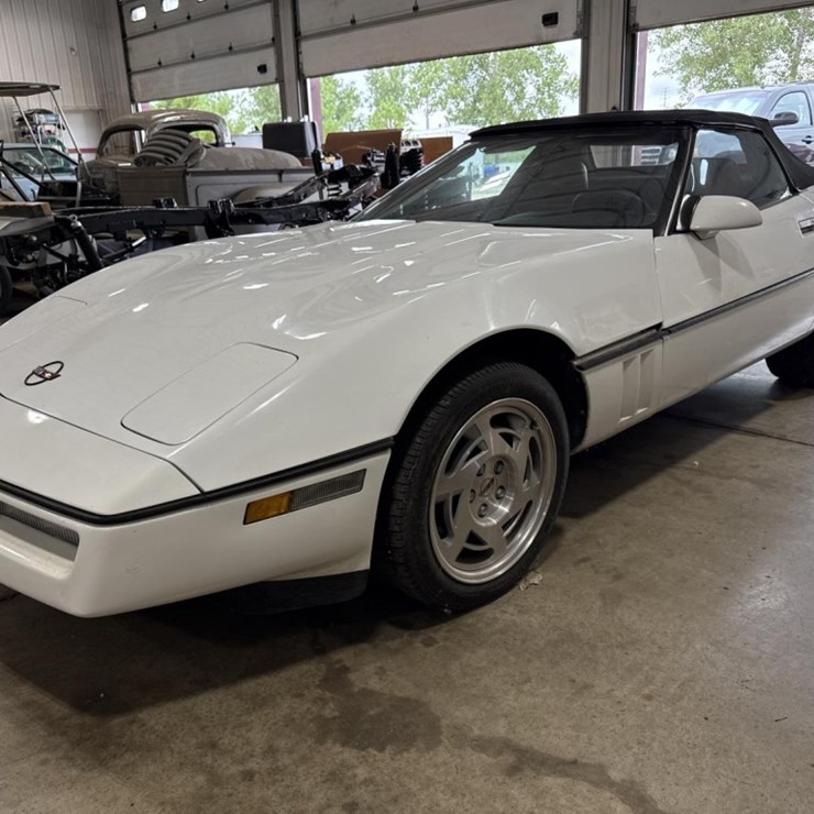 #1399 • 1990 Chevrolet Corvette Convertible Car
