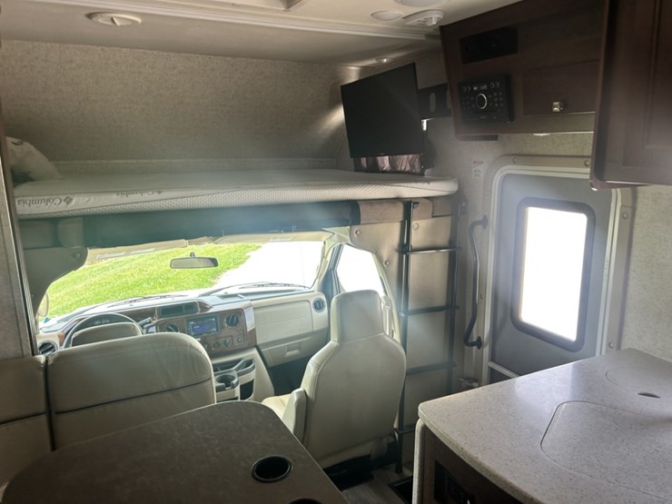 2017-ford-e450-image-65