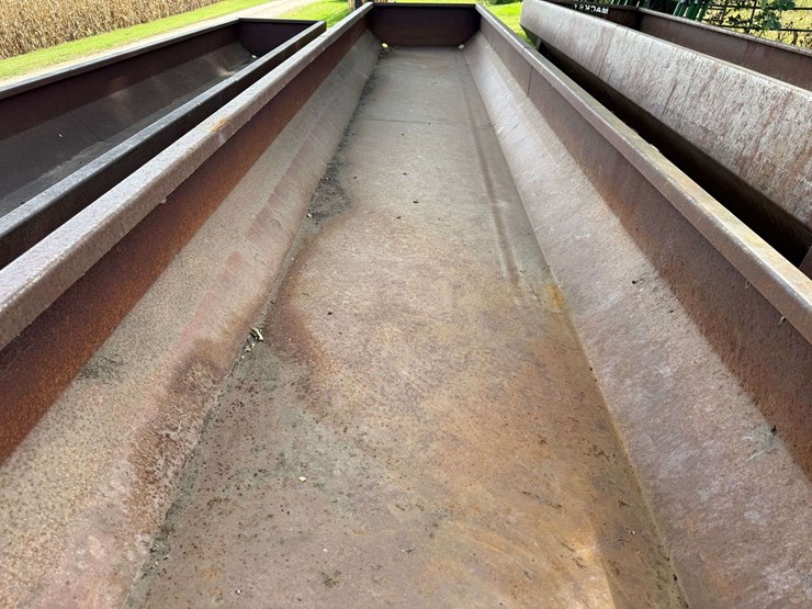 (2)-macksteel-feed-bunks,-22’-long,-43”-wide,-29”-tall,-15”-deep-image-6