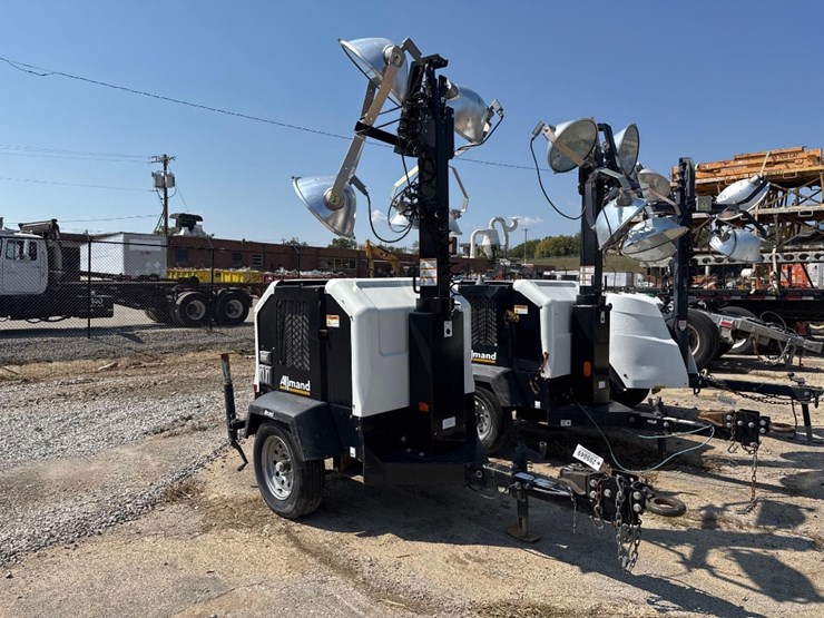 2019-allmand-night-life-v-series-light-plant-image-1