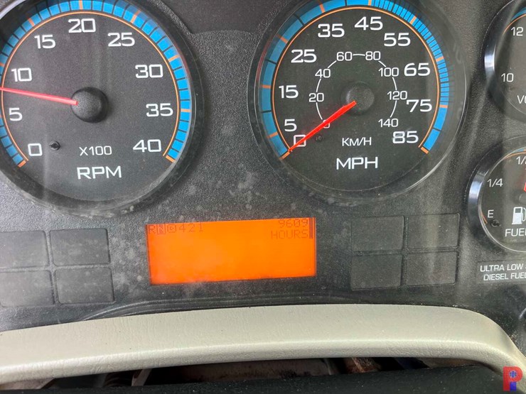 2019-international-durastar-4300-image-11