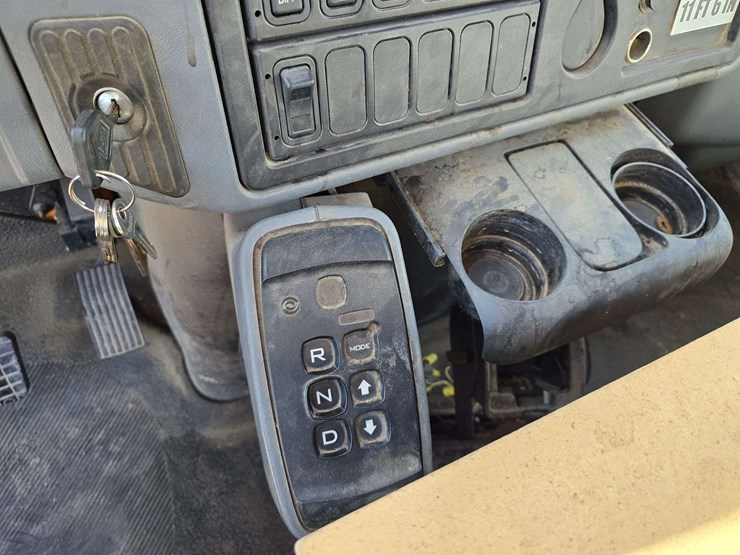 2006-international-durastar-4400-image-40