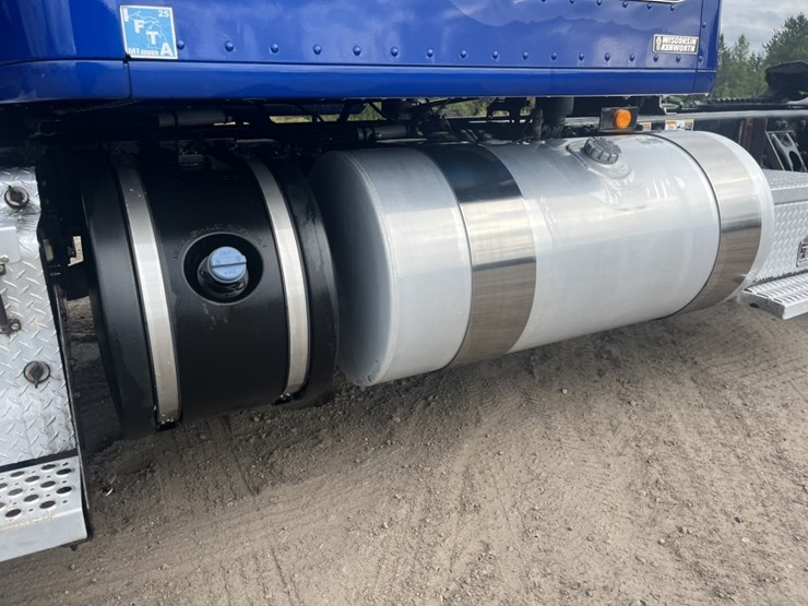 2020-kenworth-t680-image-58