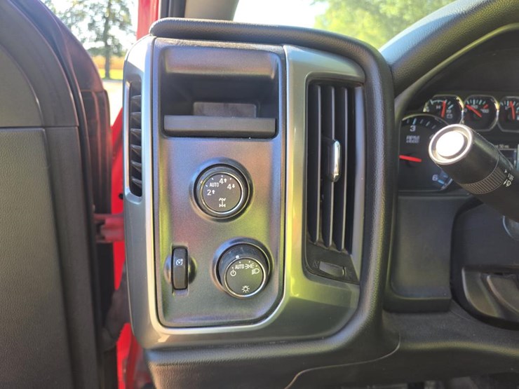 2014-chevrolet-silverado-1500-image-32