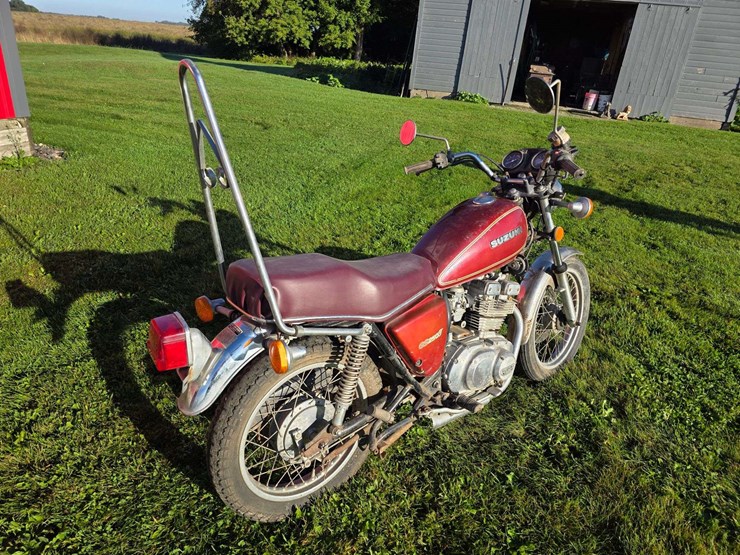 1980-suzuki-tscc-motorcycle,-shows-6,665-miles,-non-running,-history-is-unknown-*no-title-image-4