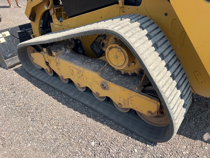 2024-caterpillar-299d3-image-21
