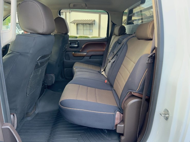 2015-chevrolet-silverado-image-21