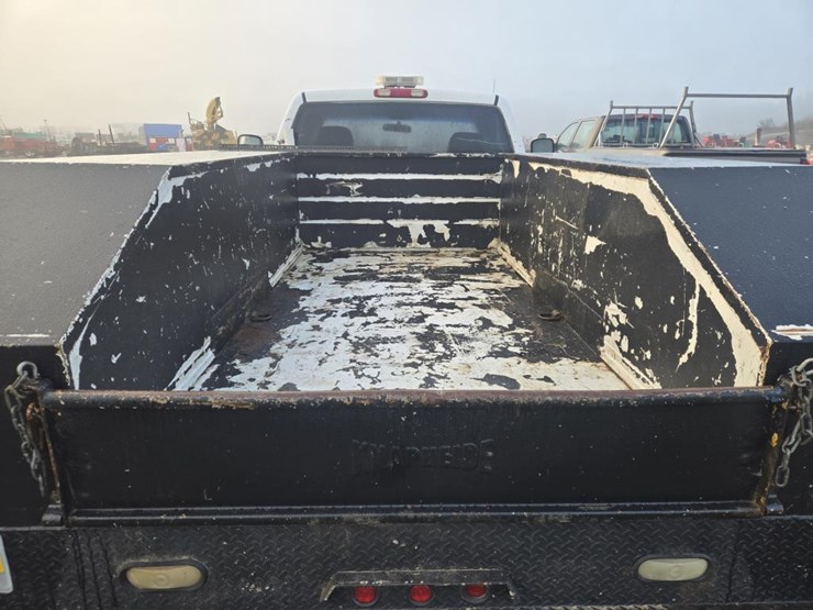 2005-chevrolet-3500-image-25