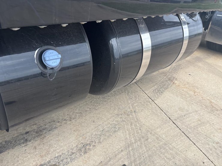 2020-peterbilt-389-image-46