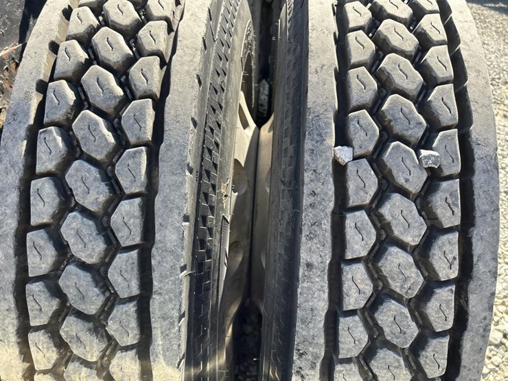 2012-peterbilt-389-image-85