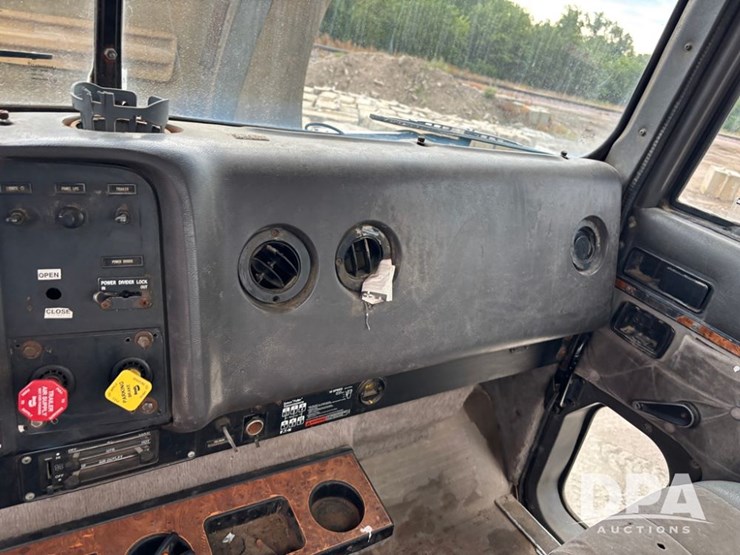 1995-ihc-9400-dry-tender-truck-(pz13881)-image-68