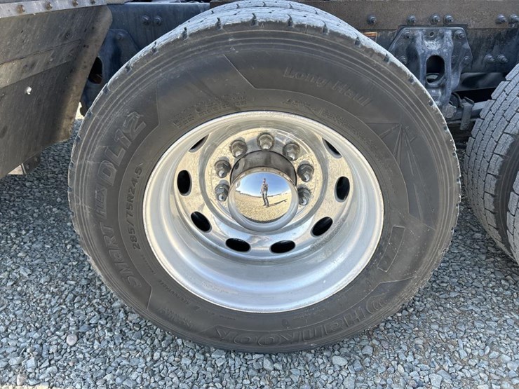 2019-peterbilt-579-image-81