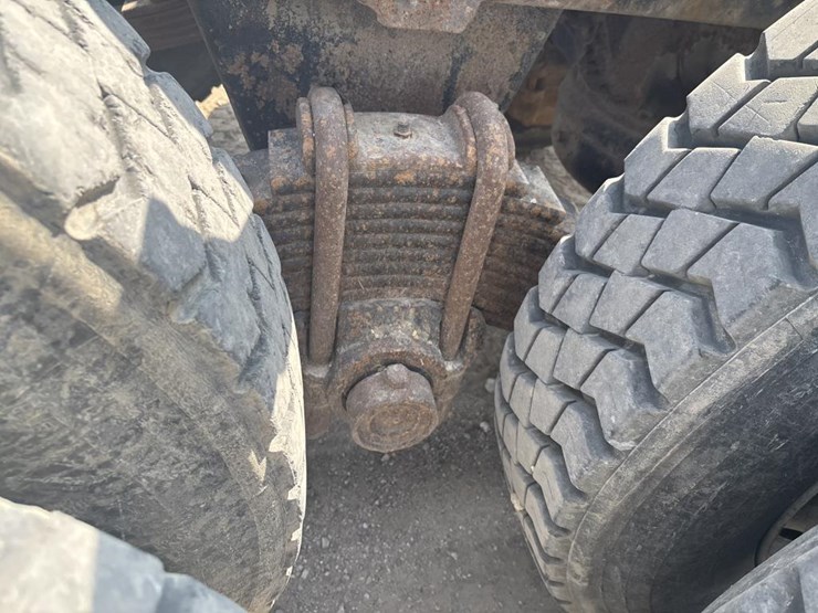 2000-mack-rd600-image-39