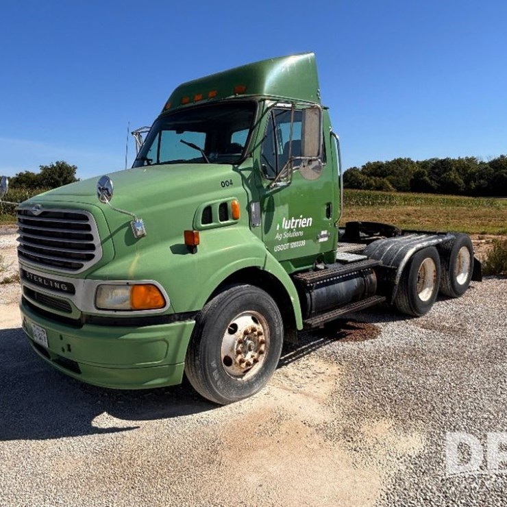2004 Sterling Day Cab Truck (GP11427, Unit 31350)