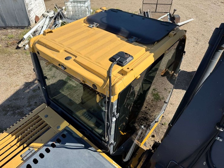 deere-225d-lc-image-47