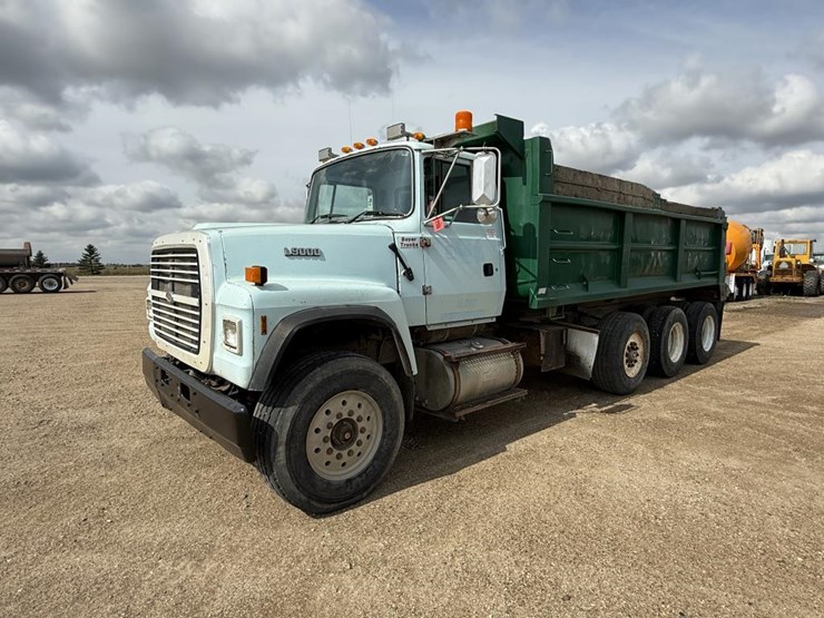 1995-ford-l9000-image-2