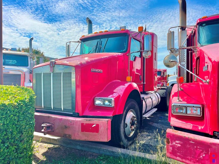 2009-kenworth-t800-image-1