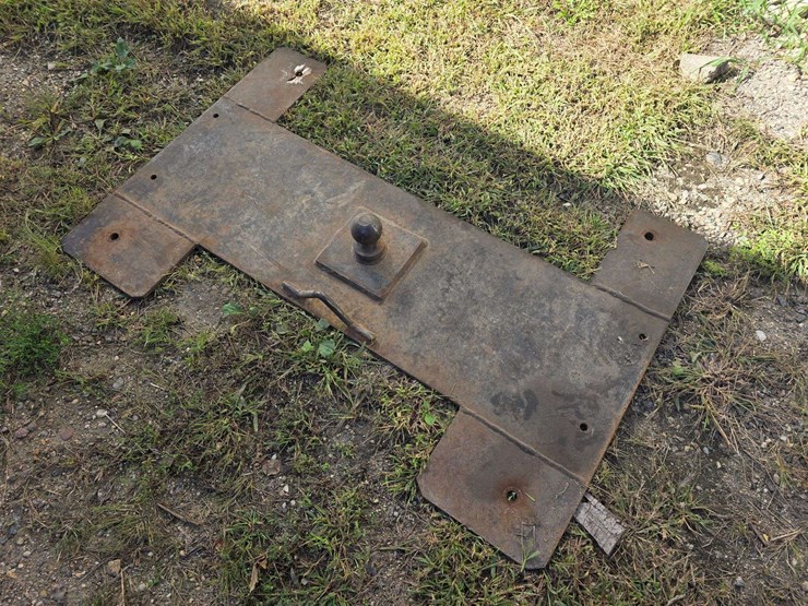 5th-wheel-plate-our-of-a-fork-pickup,-4-bolt-pattern,-2-5/16”-ball-image-3