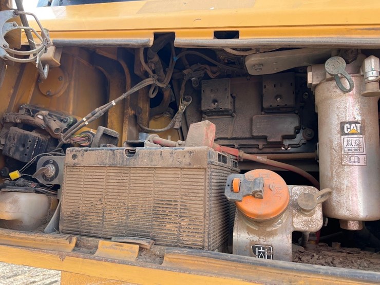2019-caterpillar-d6k2-lgp-image-17