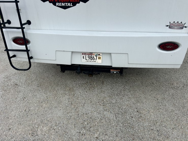 2021-ford-e450-image-18