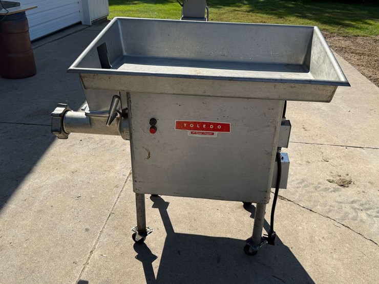 toledo-commercial-meat-grinder,-220v.-this-item-is-located-in-south-dakota,-therefore-south-dakota-s-image-5