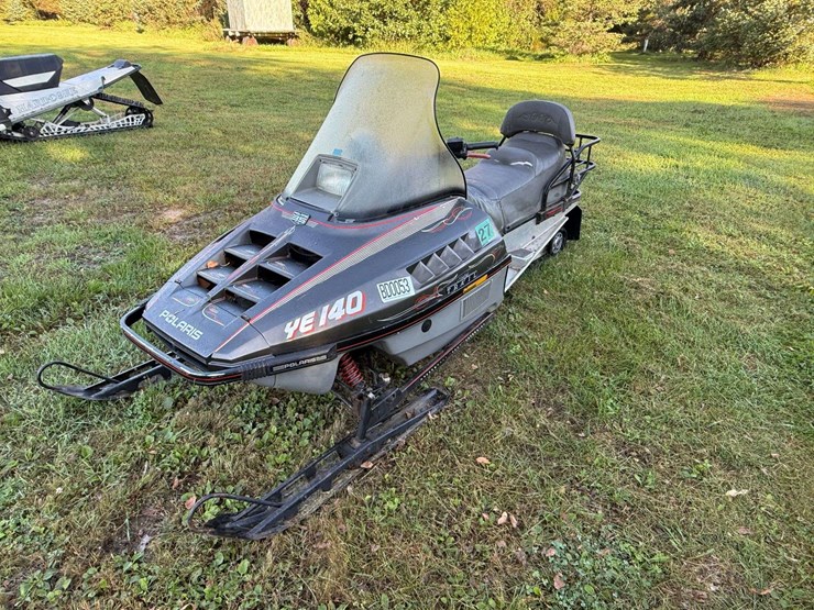 1990-polaris-indy-trail-deluxe-2-up-snowmobile,-5,944-miles,-electric-start-and-reverse,-runs-good-a-image-1