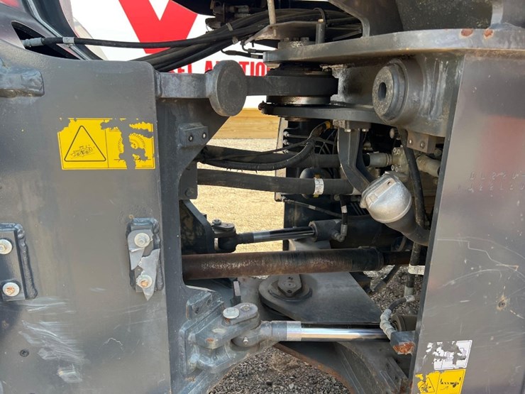 2023-doosan-dl220-image-12
