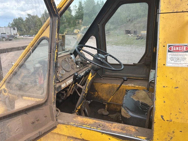 #1800-•-galion-2-stage-crane-truck-image-43