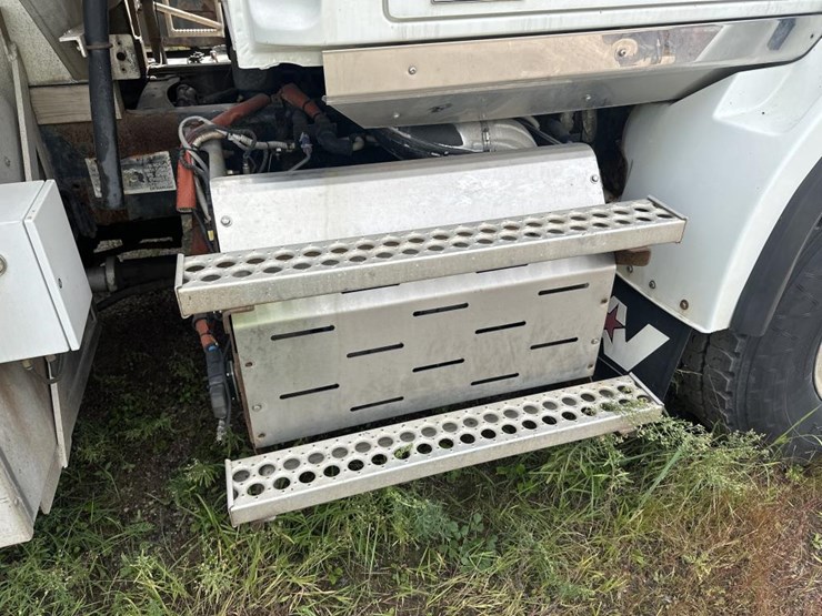 2015-western-star-4700sb-image-28
